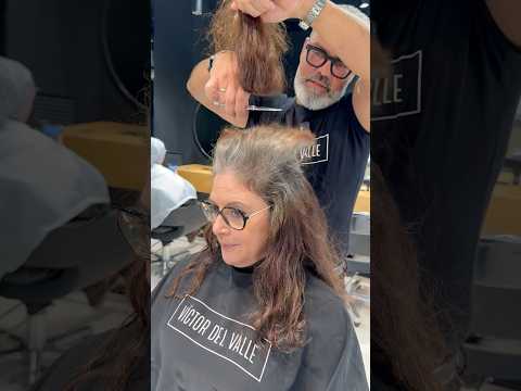 Cansada de tanto tinte, cortó todo su cabello. ¿Serías igual de valiente? #hairstyle #mullet