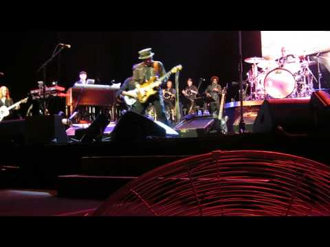 Bruce Springsteen - Nils Lofgren - Guitar solo - Because the Night -. Cape Town - 2014-01-29