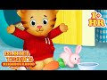 Daniel Takes Care Of His Pet Animals For Children Daniel Tiger S Neighbourhood 9 Story Kids