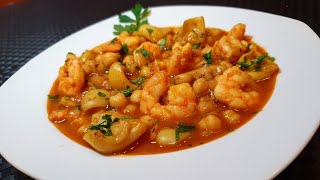 Garbanzos con sepia y langostinos