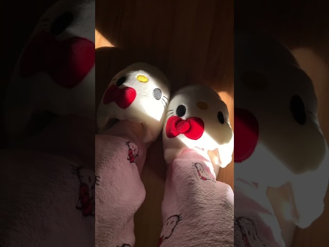Vídeo relacionado con Hello Kitty Sanrio Kuromi Pijama Entero Niña y Adolescente con Capucha, Pijama Una Pieza, Polar Ropa de Dormir, Regalos de Anime (9-10 Años, Negro Kuromi)
