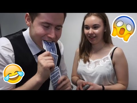 STUDENTS ENCHANTED 🤯 I do magic at school 🎩