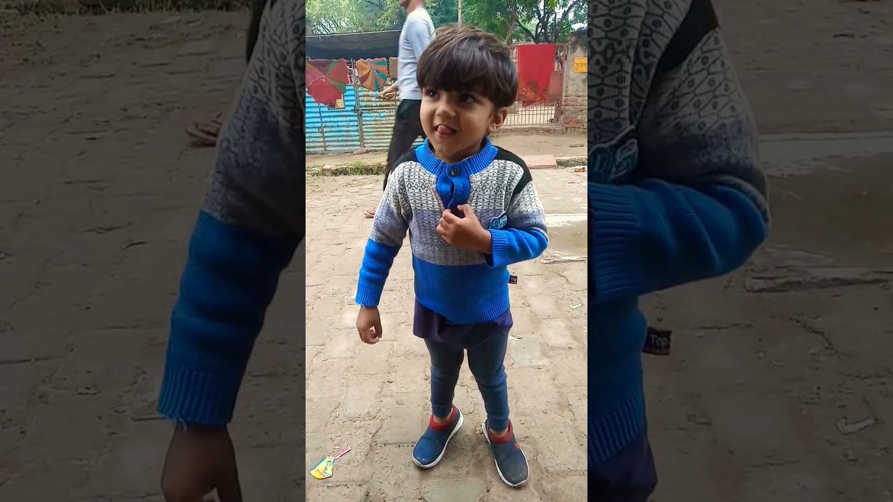 cute  baby https://media.tenor.com/images/358b81c7edeeb034b919c71f336051b8/tenor.gif