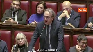 Bonelli (Avs) a Meloni: Sta chattando, non voglio disturbarla, ma suo telefono ha tecnologia...