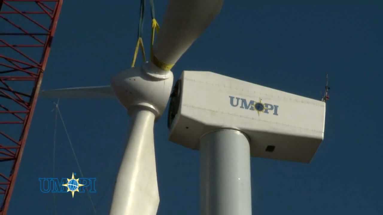 500kW Wind Turbine - Assembly of Nacelle and Tower - Free Breeze UK