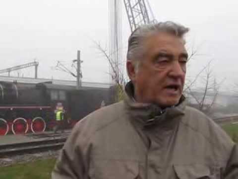 Radu Bellu, specialist in trenuri, a venit la Cluj la expunerea unei locomotive cu aburi