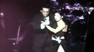 Mariela Franganillo on tour with Julio Iglesias