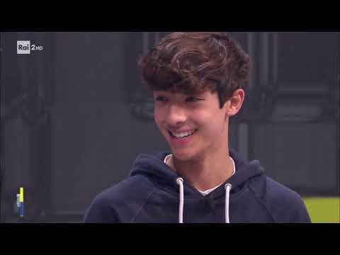 La sfida Mattia Galentino vs Paolino Poggi - Quelli che il calcio 01/12/2019