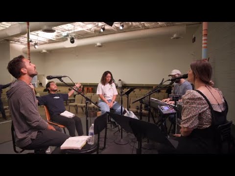 Laura Souguellis - Águas Purificadoras | UPPERROOM