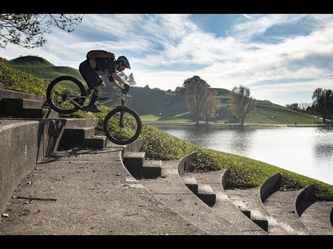 MOUNTAINBIKE-Fahrtechnik: Treppen/Stufen fahren