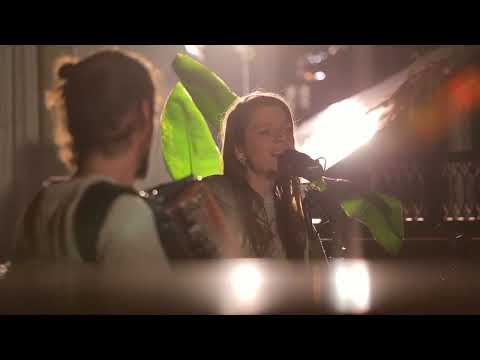 Wout Dingemans & Kelsey Kluijtmans - Om Shanti live at the Ursula Chapel