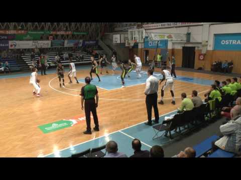 Začátek druhého poločasu mezi NH Ostrava - MMCITÉ Brno.