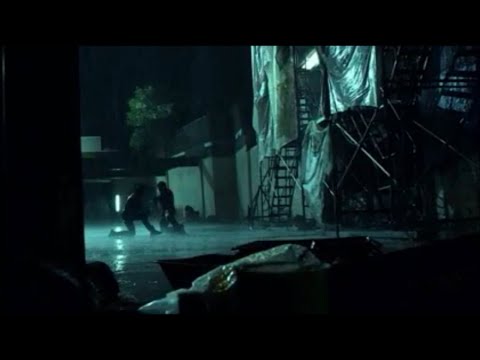 Pelea en la lluvia | Daredevil salva a Karen - DAREDEVIL 1X01