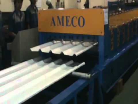 Roofing roll forming machine