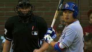 Hyun-Jin Ryu gets THREE HITS and FIRST Major League hit, in one game!