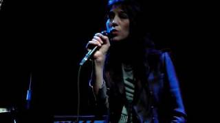 Charlotte Gainsbourg - &quot;In The End&quot; Live in Brooklyn