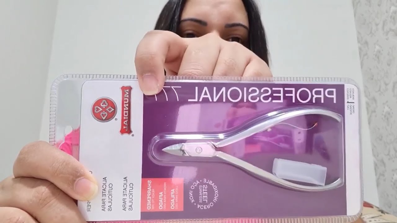 Assistir no YouTube: Alicates para manicure que eu indico - Faby Cardoso