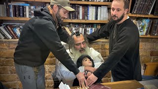 הרב שלום סבג✨מה הכח של תפילה לעומת נבואה?-י׳׳א בטבת ה׳תשפ״ו דן בן יעקב 🇮🇱 (הרב שלום סבג) - התמונה מוצגת ישירות מתוך אתר האינטרנט יוטיוב. זכויות היוצרים בתמונה שייכות ליוצרה. קישור קרדיט למקור התוכן נמצא בתוך דף הסרטון