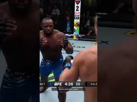 Torrez Finney slams him right in front of his corner 🤣 #ufcvegas105