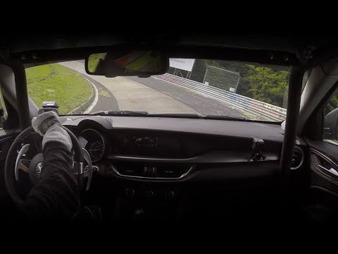 Alfa Romeo Stelvio Quadrifoglio es la SUV más rápida en Nürburgring