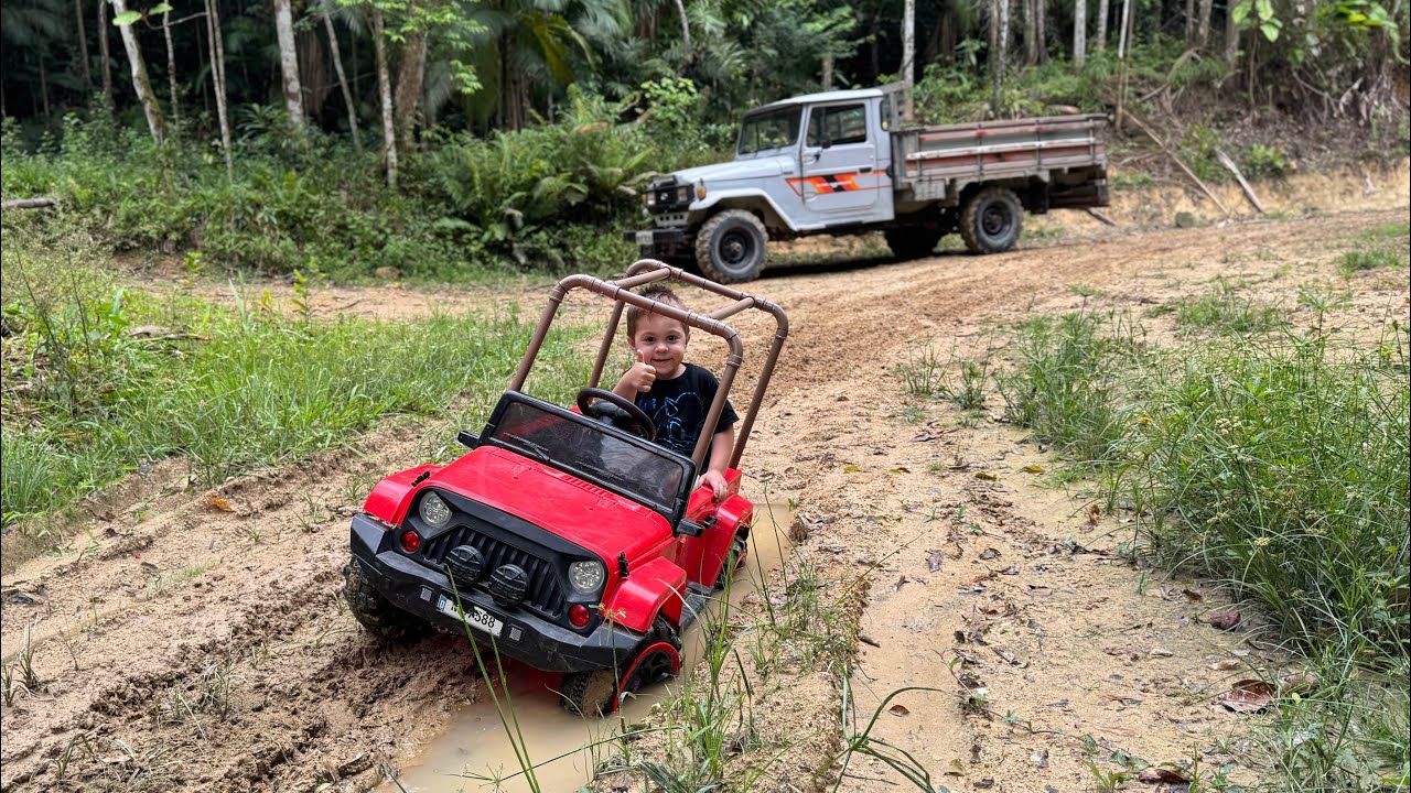 MEU FILHO FOI NA TRILHA DO MINELA COM O JEEP A BATERIA DELE. Thiago velho