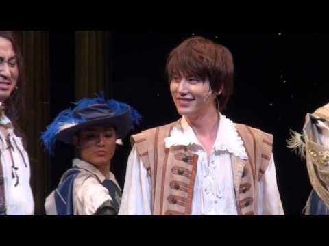 101222 The Three Musketeers curtain call 8PM (Kyuhyun focused)