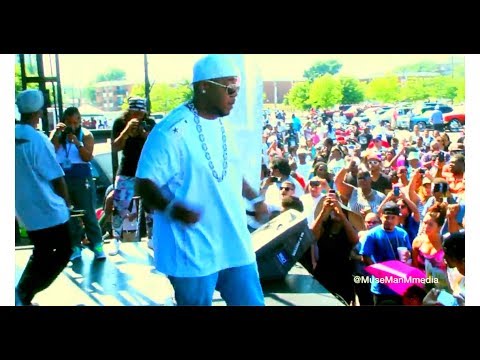 Twista and R. Kelly "Throwin My Money" (LIVE)