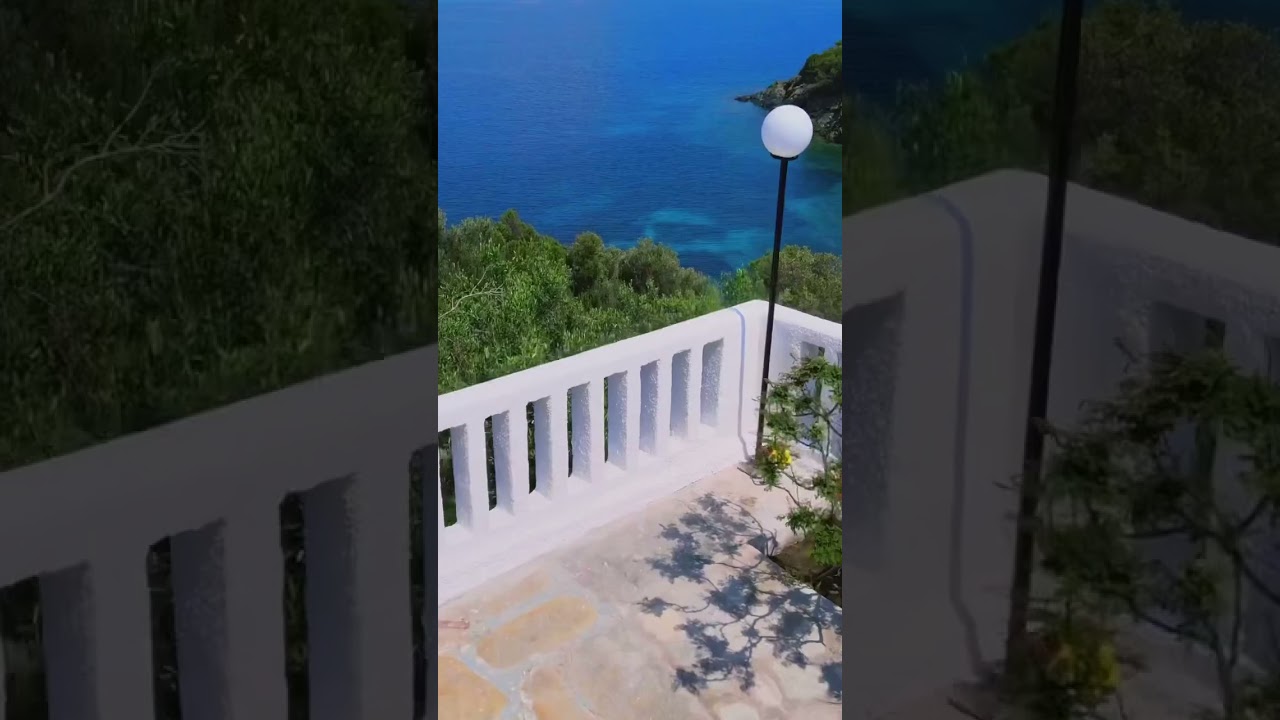 Embarking on a blissful seaside escape, just a few steps away from the turquoise sea 🌊🏖️🏠✈️