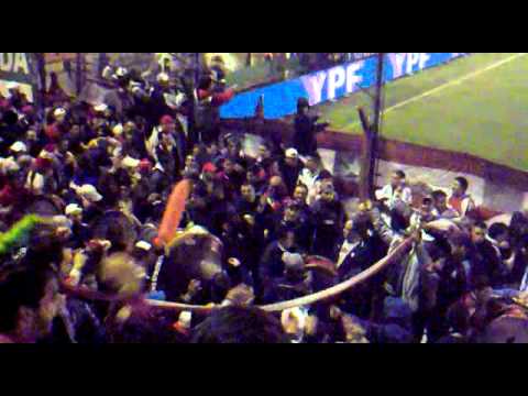 Independiente - Tigre / Entrada de los bombos y trompetas