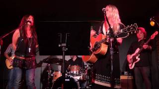 Catherine Britt & Kasey Chambers - I'm So Lonesome I Could Cry