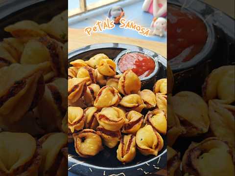 Petals Samosa Recipe 🌼| Unique Crispy Tea-Time Snack #shorts #samosa #viralvideo #shortsfeed
