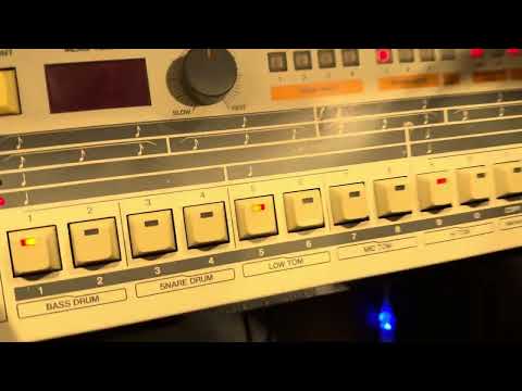 Roland TR-909 Rhythm Composer image 6