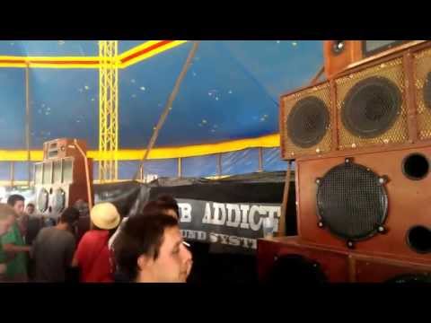 Démon d'Or Juin 2013 Dub Invaders - High Tone on Dub ADDICT stack