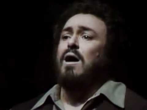 Luciano PAVAROTTI. Una furtiva lagrima. L' elisir d' amore. G. Donizetti.