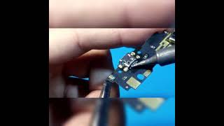 como cambiar pin de carga motorola E5 play
