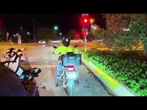 Kafa Kafaya Çarpıştılar, Otomobil Alev Aldı: Can Pazarı Kamerada!