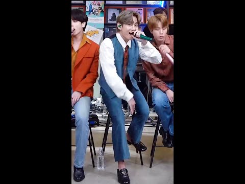 4k 'Dynamite' Stage CAM (V focus) 세로버전 @ NPR Tiny Desk Concert - BTS (방탄소년단)