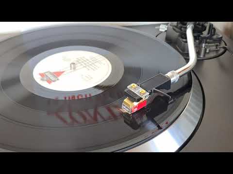 Rockers Revenge feat. Donnie Calvin - Walking On Sunshine - 1982 (4K/HQ)