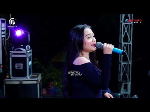 REVANIES - DINDING PEMISAH   INDAH PUDIKA - WEDDING YUNITA & YALA - KALIAMAN KEMBANG