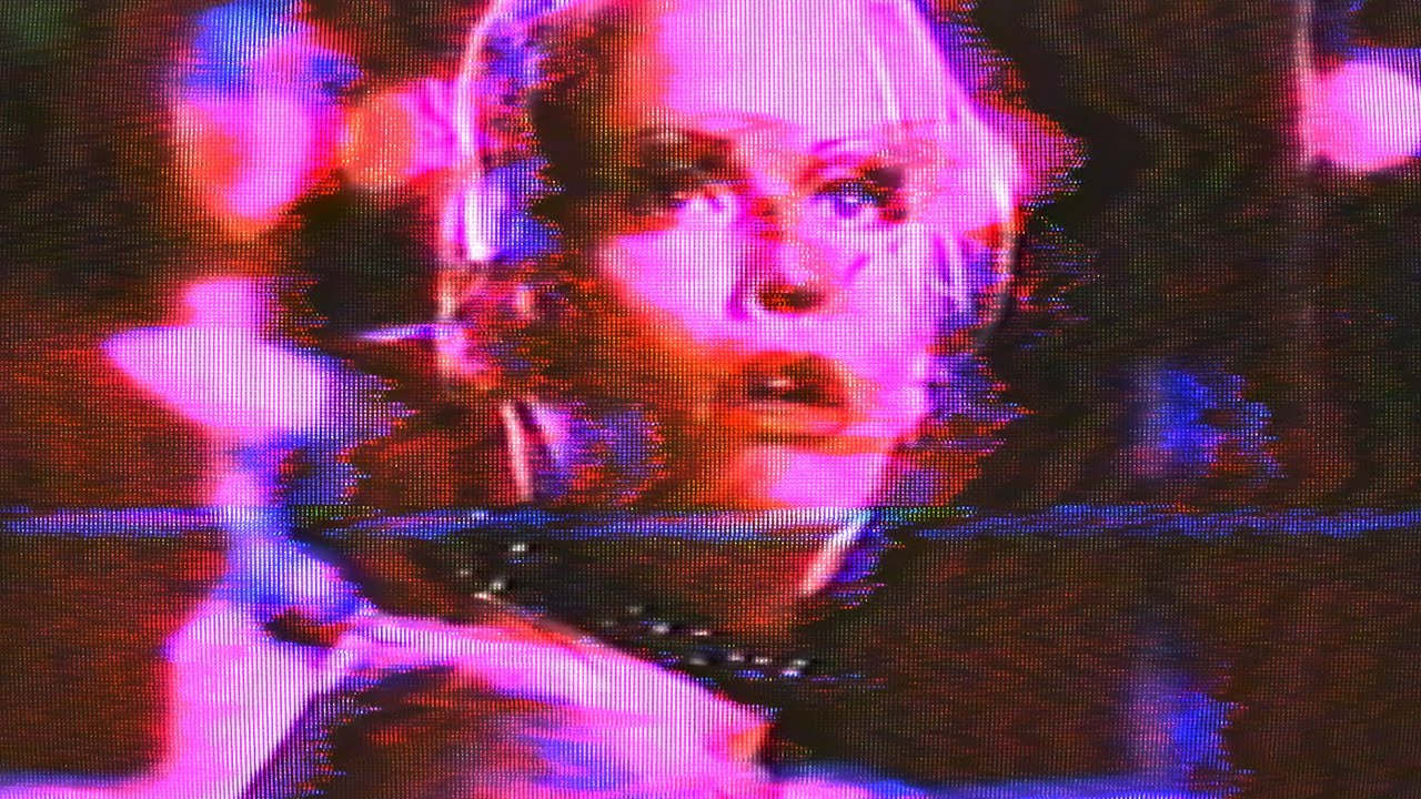 EVERYBODY LOVES TANK GIRL