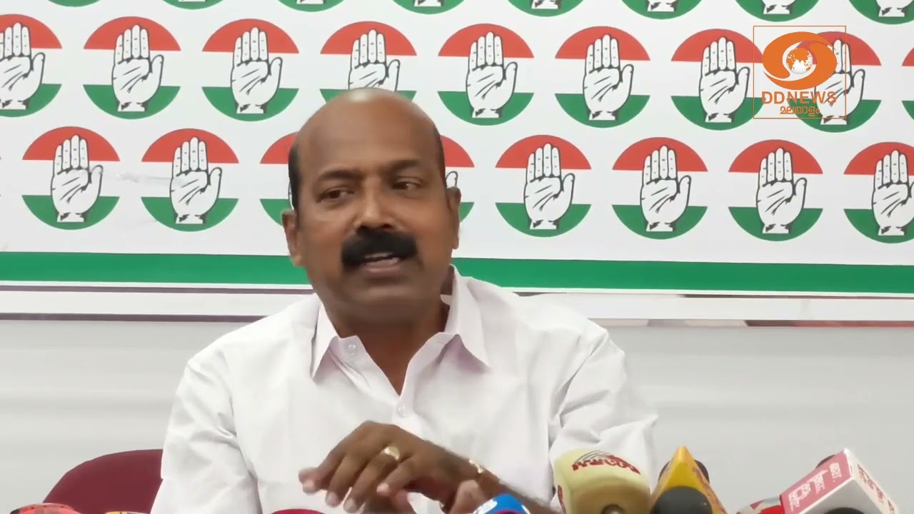 കെസി വേണുഗോപാലിനെ അനുകൂലിച്ച് ഫ്ലക്സ്, CPM ഗൂഢാലോചന പ?