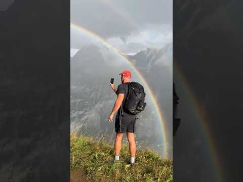 Erlebe die Magie der Schweizer Alpen: Abenteuer und malerische Bahnen! 🌄🚞✨