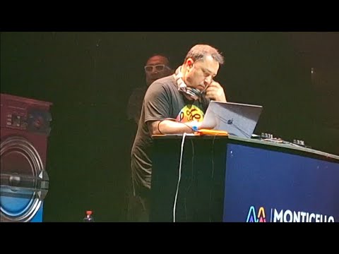 Chico Perez en apertura para el grupo Aqua en Gran arena monticello 14/10/2023