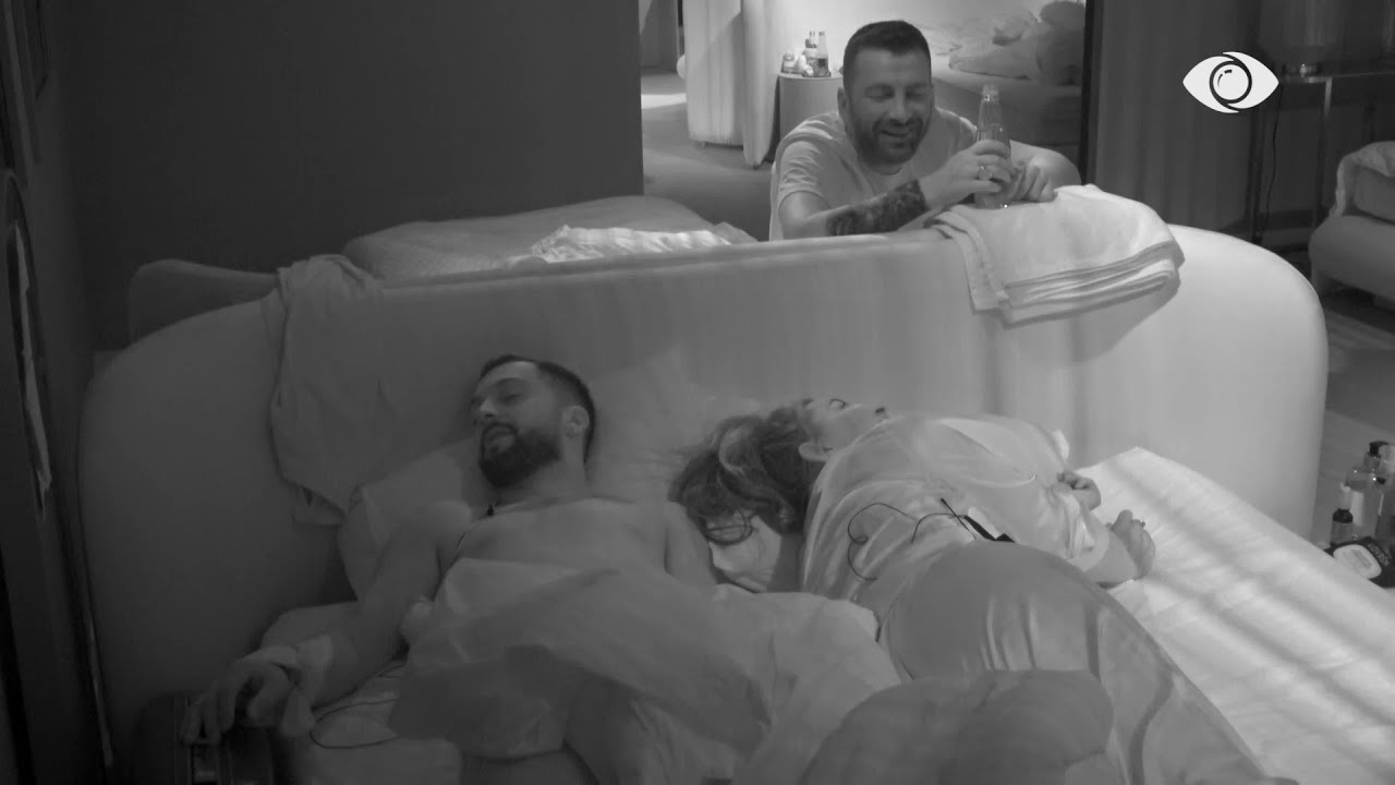 “Ah moj valixhe më bëre të fle me dy vajza”/ Gjesti: Egli po fle si refugjat, në azil pa pikë nevoje