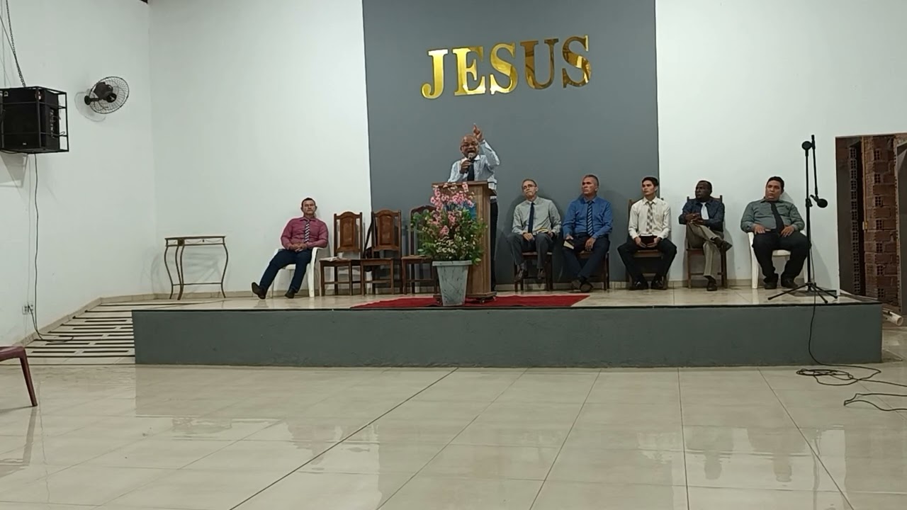 Vigília da área V, pastor Ribamar Nogueira ministrando a palavra de Deus Congregação Siloé