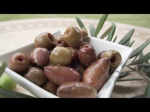 How to Cure the Perfect Olives / Come curare le olive perfette / Cómo curar las aceitunas perfectas