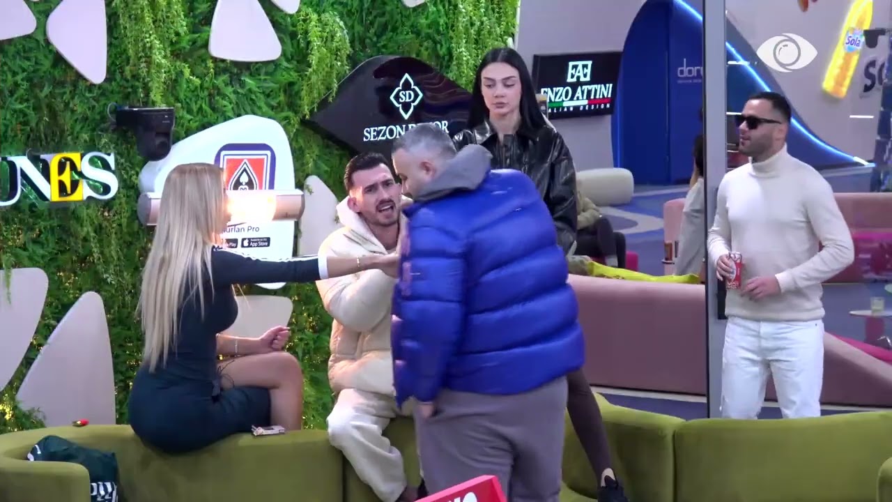 “Nuk ke pikë lidhje me të”/ Vijon debati Rogert-Kristi: Nuk je tipi i Krusitës…