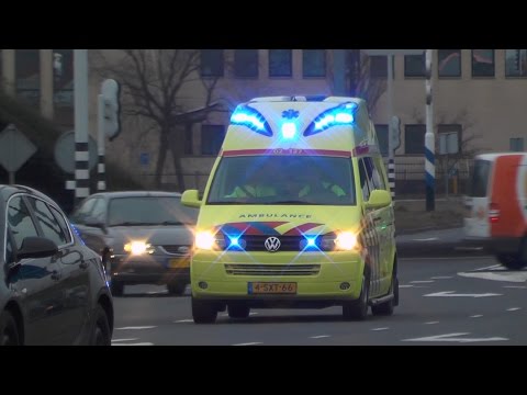 A1, Silverline Ambulances 02-127 en 02-129 Heerenveen en 02-124 Drachten in Heerenveen