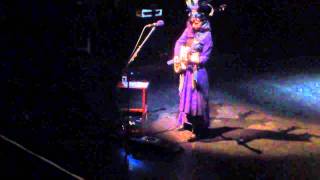 PJ HARVEY - IN THE DARK PLACES - LIVE PARIS @ OLYMPIA 24/02/2011 HD