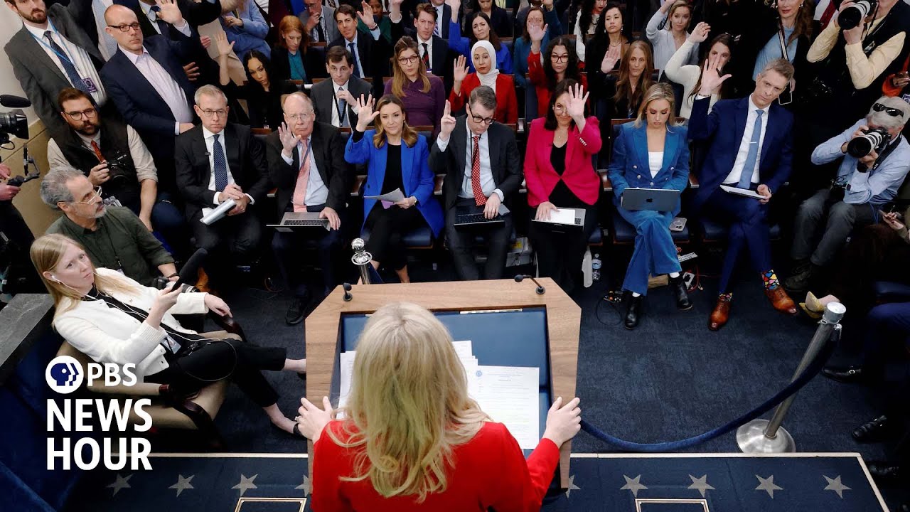 White House says it will decide which news organizations routinely cover the president